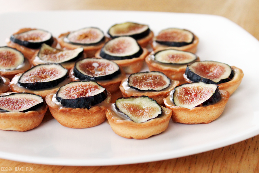 Salted Caramel & Fig Mini Tarts via design. bake. run.