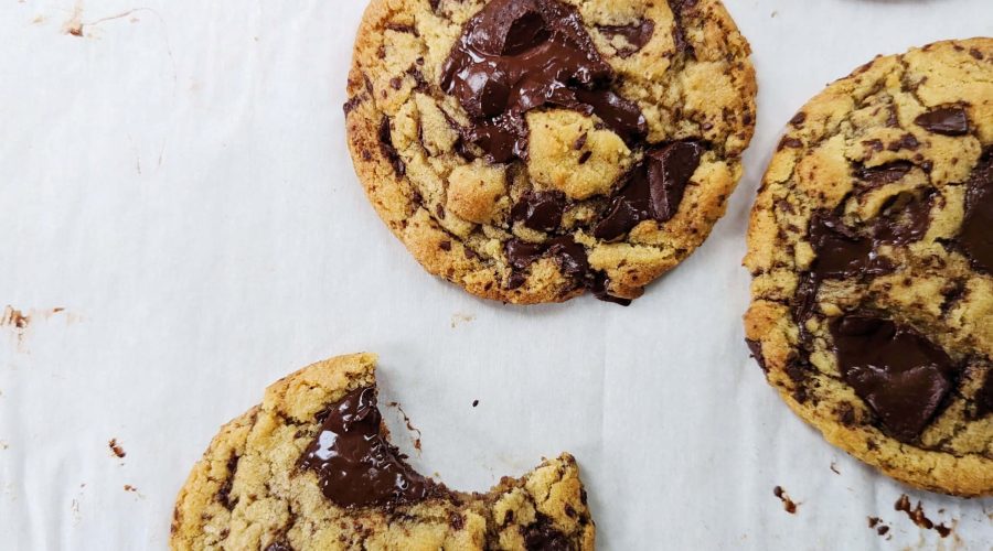 egg yolk chocolate chunk cookies